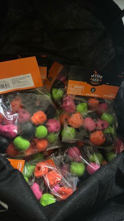 Hyde & EEK Skull Erasers 24-Count – 22 packages