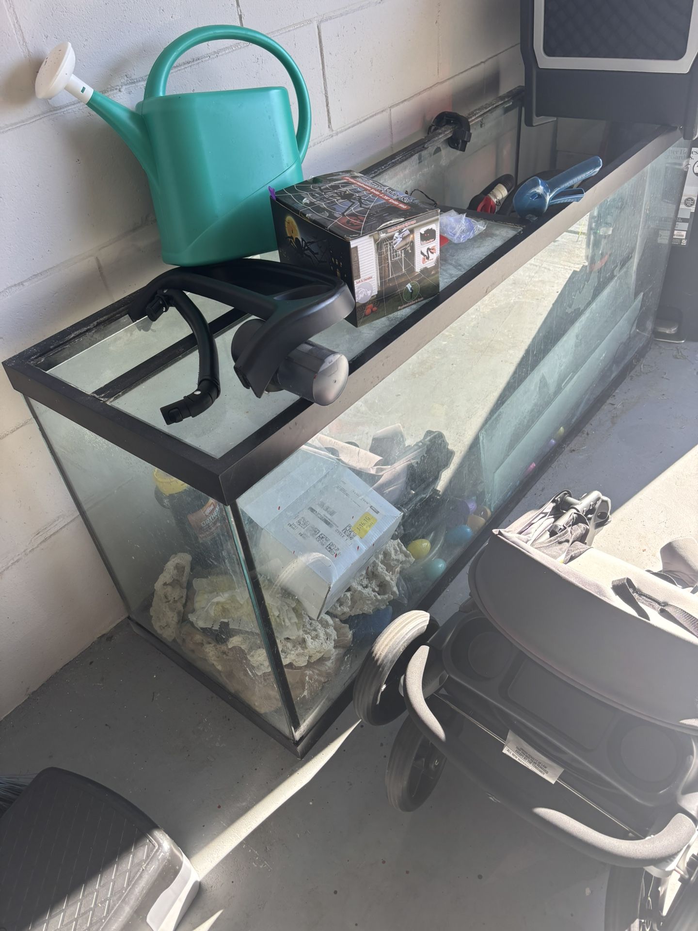 125 Lbs Fish Tank/w Pump