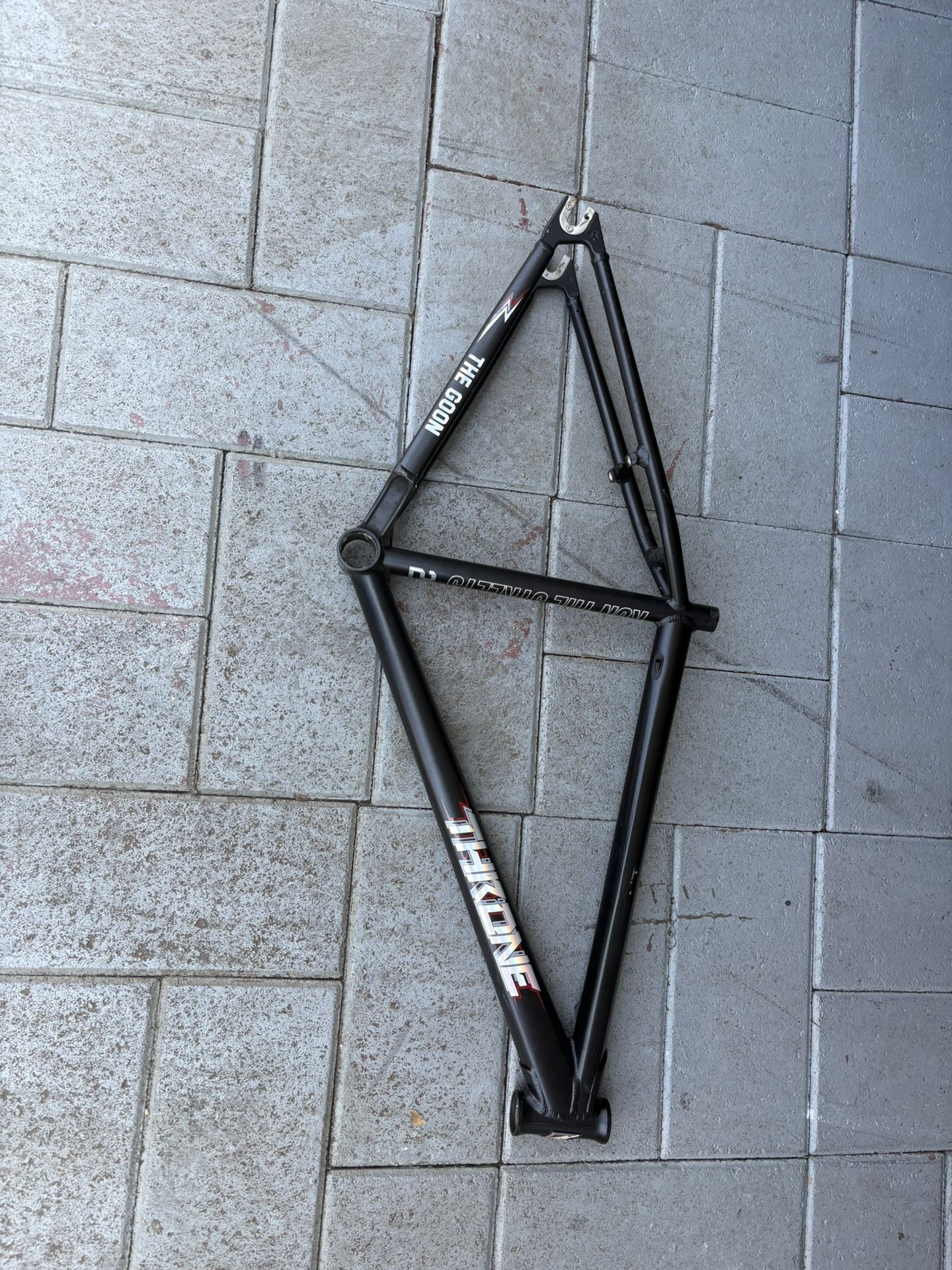 Throne 29 Black Oil Frame