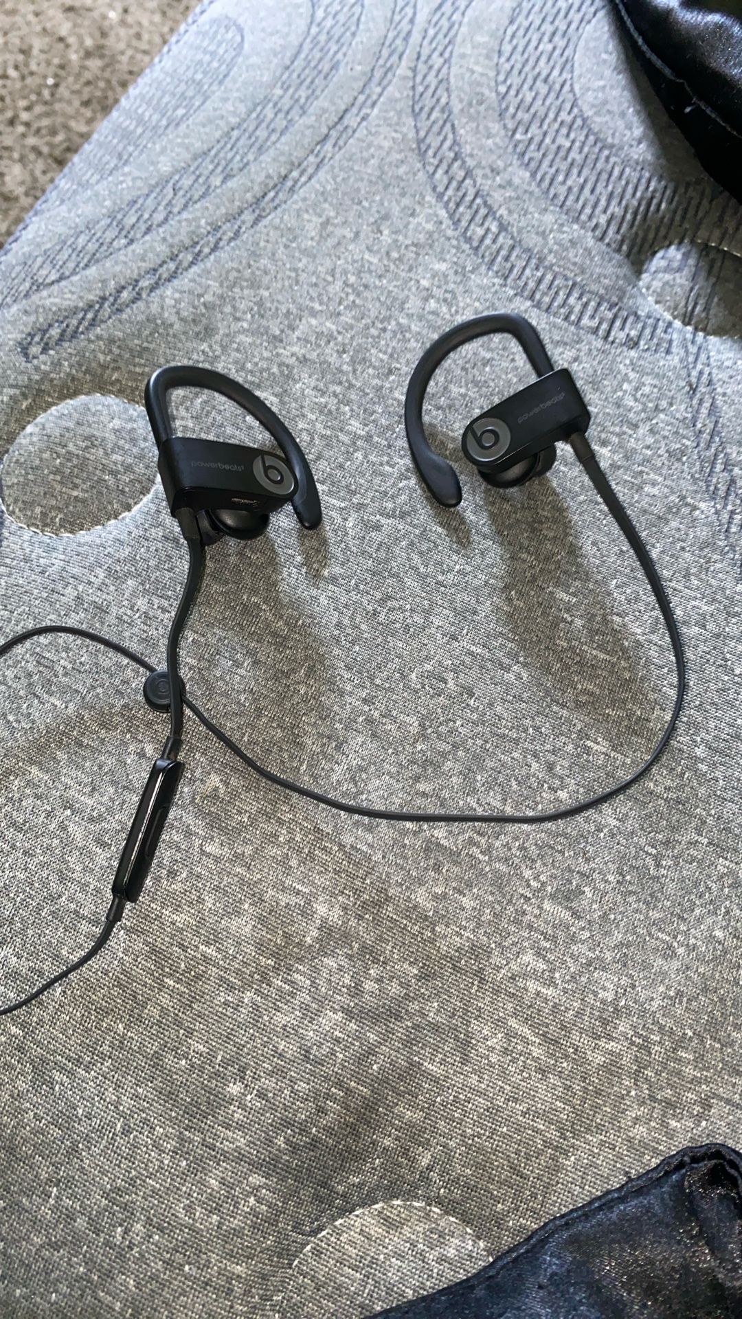Power Beats 3   25$