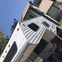 96 Lance Squire 4000 Extended Cab 9’4 Camper 