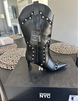 New Madden NYC size 8 women’s black boots with comfort foam insoles