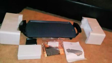 Indoor Grill (Electric grilling station by Todd English!) BRAND NEW! .