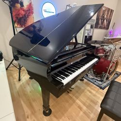 Hardman grand piano