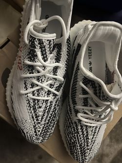 Yeezy 350 Zebra Size 10
