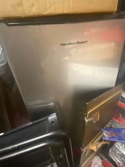 Hamilton Beach Compact Mini Fridge