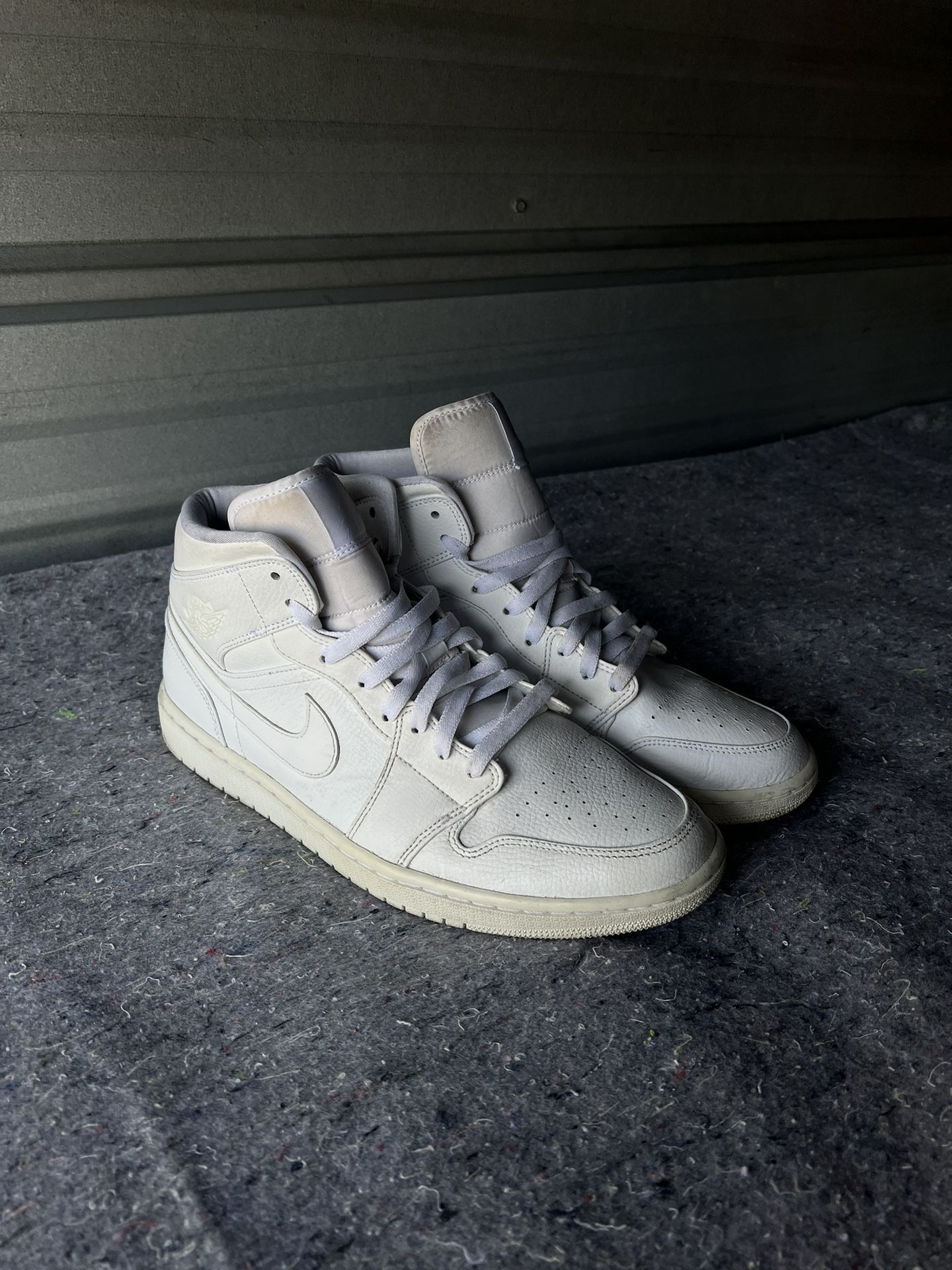 Jordan 1 Mid Triple White Shoes 554724-129 Men's 12