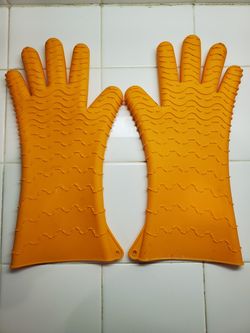 Charcoal Companion Max Heat-Resistant Silicone BBQ & Oven Glove