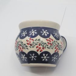 Boleslawiec Polish Pottery Ceramic Mug Cup Hand made in Poland Red 
Berries Snowflakes.
Pre-owned, very good shape, please see photos for details.
It 
