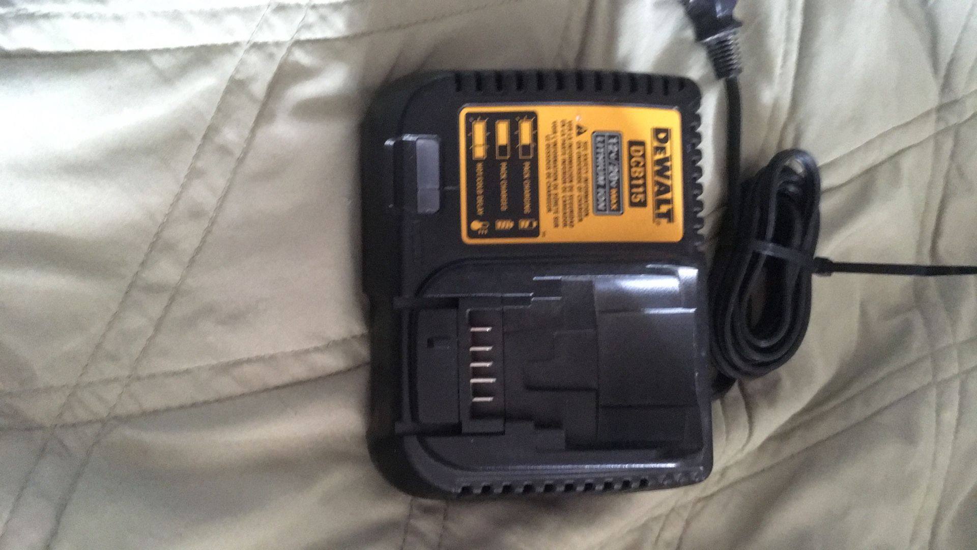 DeWalt Charger DCB115 12v /20v