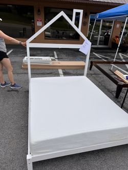 Toddler Full Size Bed Frame & Mattress