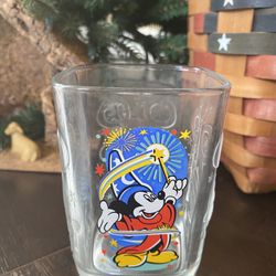 Vintage 2000 Walt Disney World Mickey Mouse Disney Studios McDonald's Glass Square  It’s in good preowned condition   Please review all the pictures a