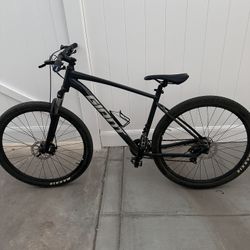Mountain Bike(Giant Talon 4)