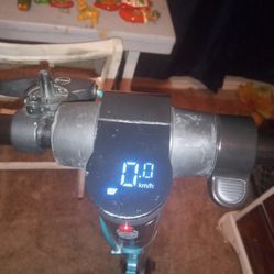 E Scooter For Sale Only Rode Twice Brand New 315$