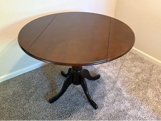 Round Wood Dining Table w/ Drop Leaf – Space Saving & Stylish