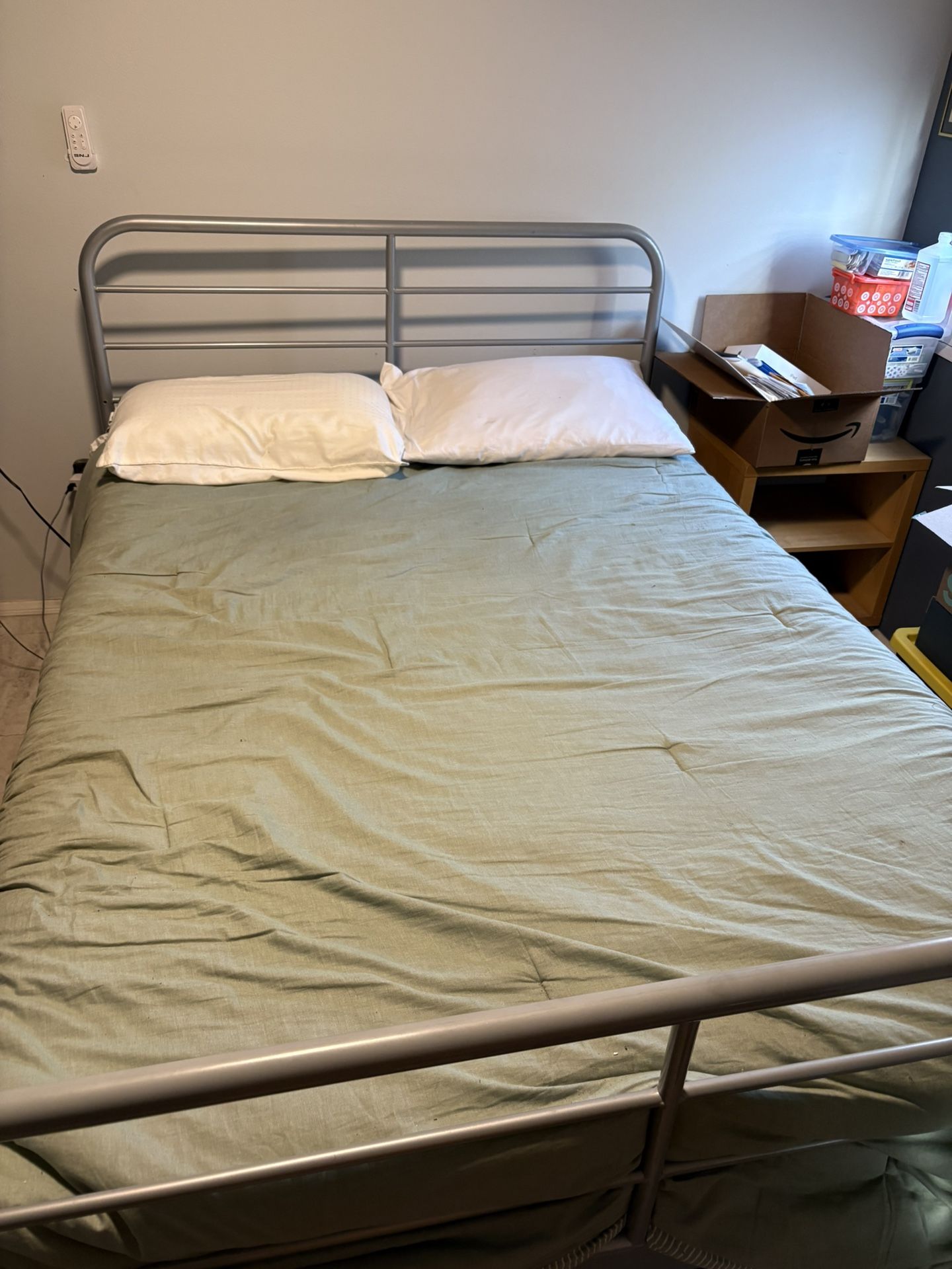 Full Bed with Twin Trundle