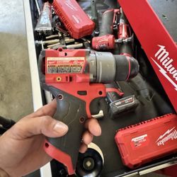M12 Milwaukee Hammer Drill 