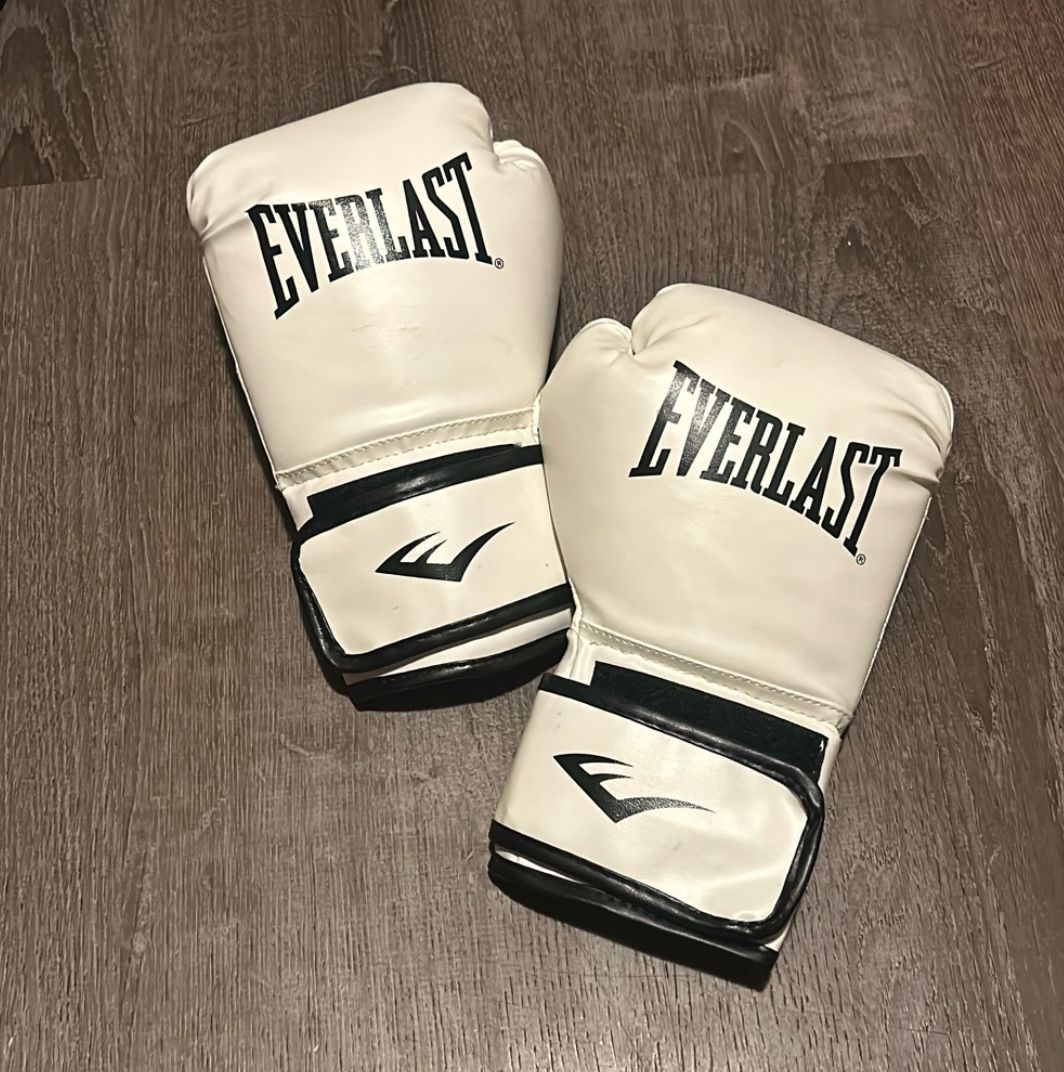 Everlast White Boxing Gloves