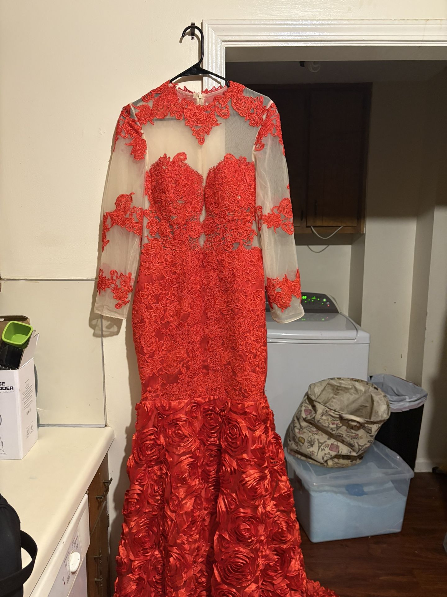 BEAUTIFUL RED PROM DRESS