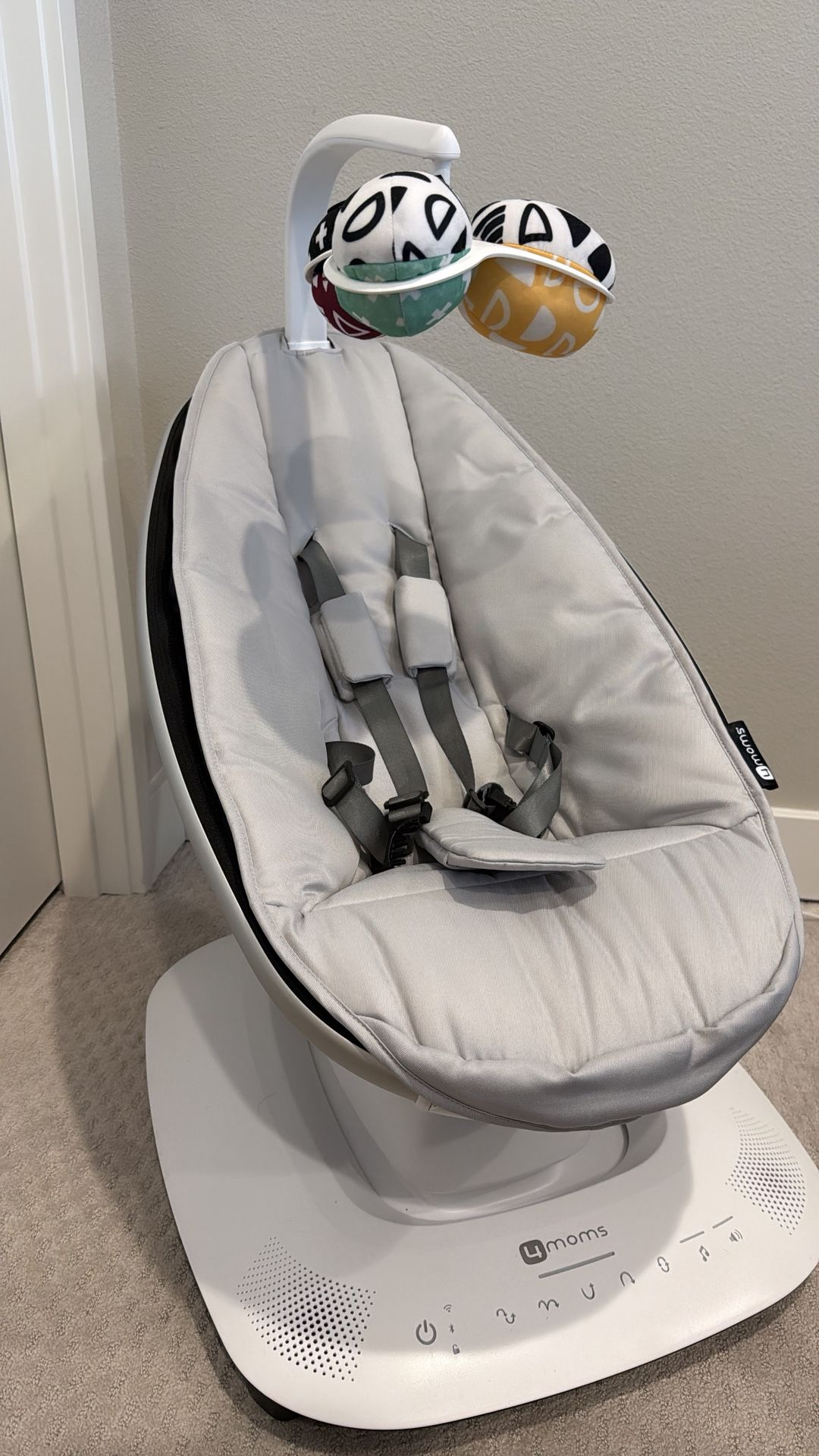 4 Moms Mamaroo