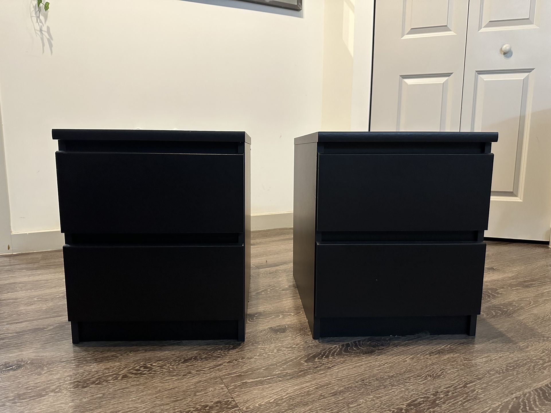 Set of 2 Kepner Nightstands – Coffee Finish – w/ Drawer Storage