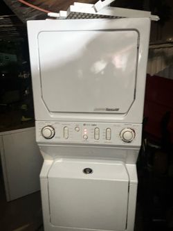Maytag Front load stackable washer and dryer Excellent condition. 27” x 27” x 71”