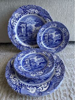 Brand new 8 piece Spode dinner ware