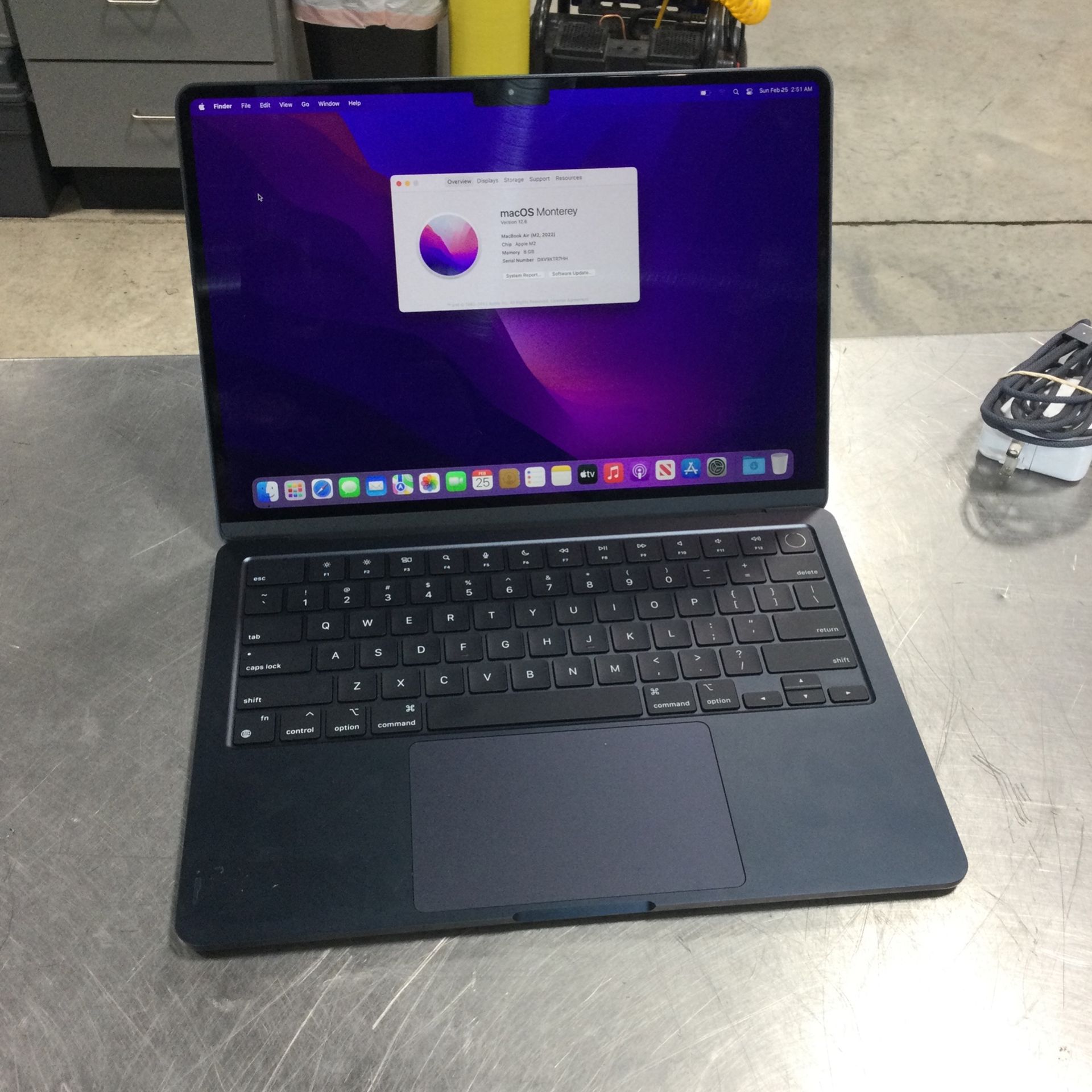 Apple MacBook Air 13” 8GB Ram 256GB SSD M2 Chip