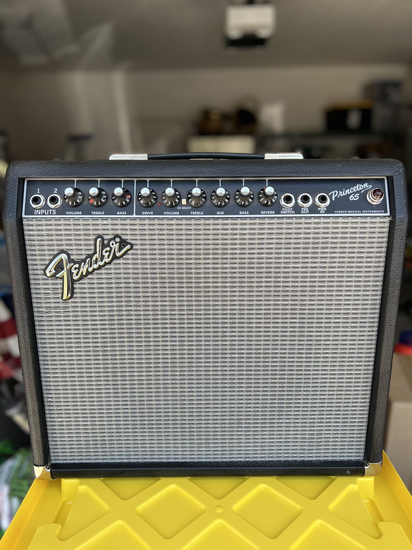 Fender PRINCETON 65 PR 403 Solid State Guitar Amp