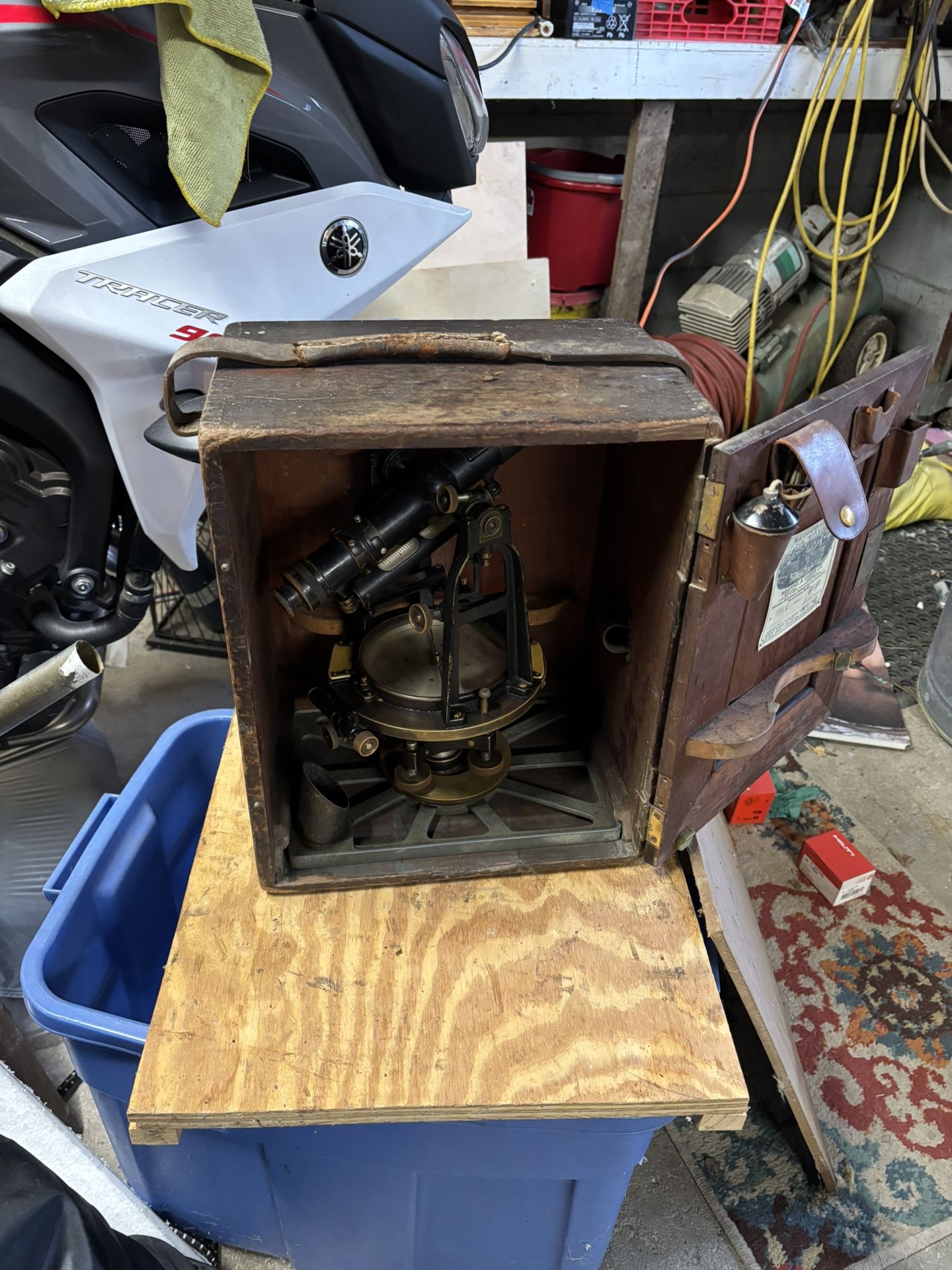 K&E 4 Pin Level Theadolite Complete. ( Antique)
