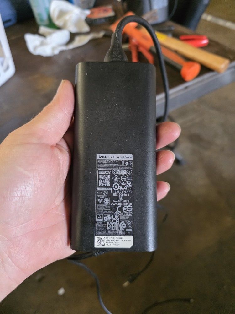 Dell Charger. 130 Watt Power Adapter