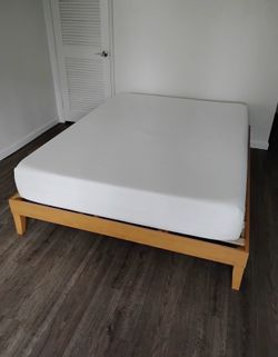 Queen MEMORY BED w/ BAMBOO FRAME