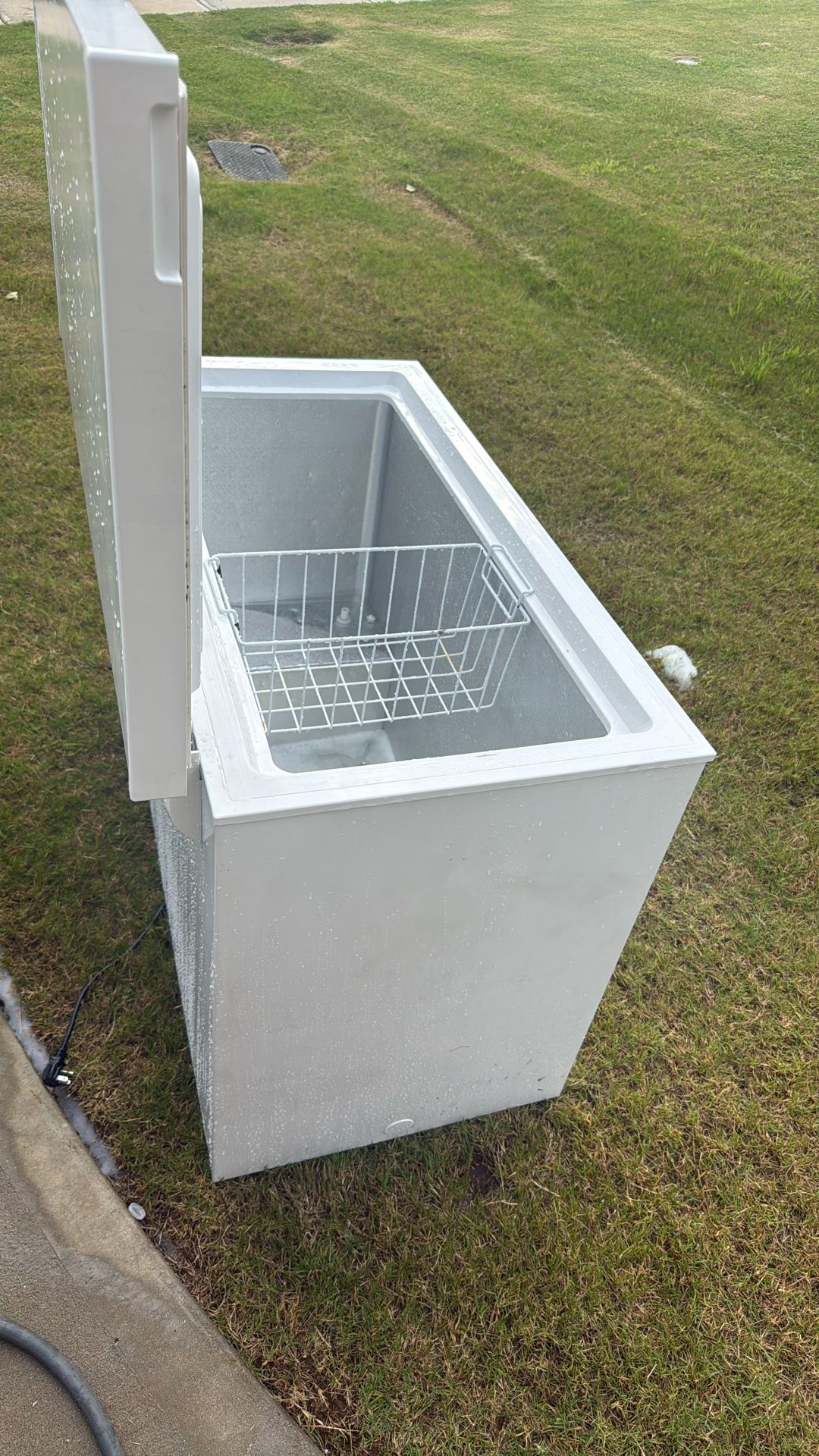 10 Cu Frigdaire Freezer