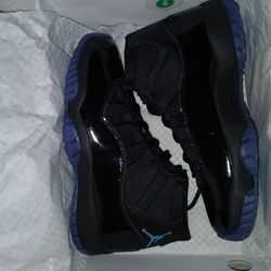Jordan 11 gamma (9.5 size)