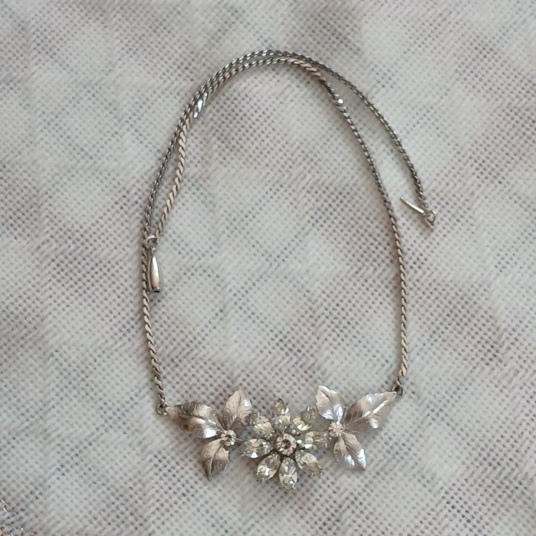 Vtg Krementz Silver Tone Clear Rhinestone Flower Leaves Necklace Beautiful