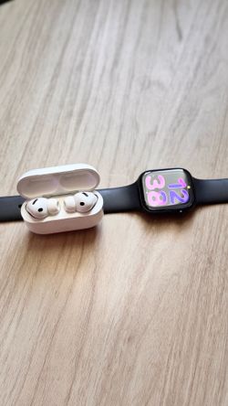 Apple Watch series 10 & AirPods Pro 3
