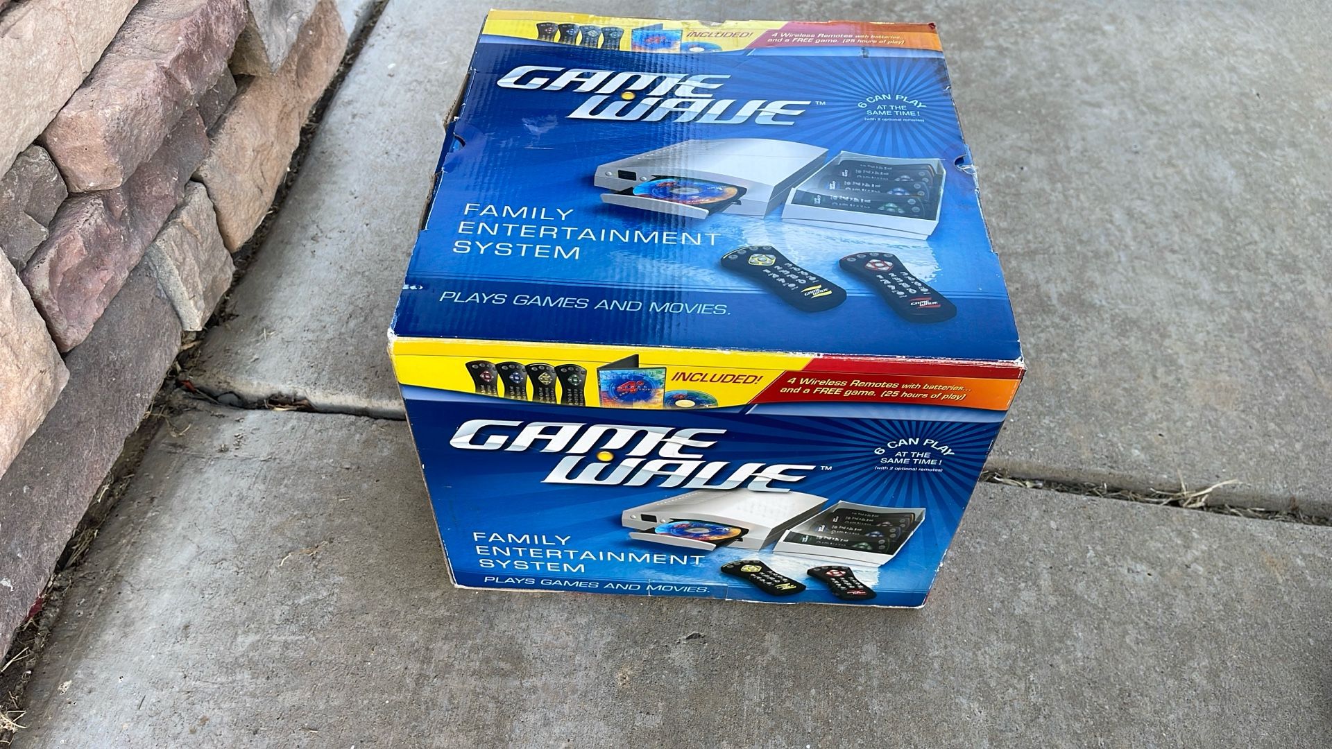 Game Wave Family Entertainment System Console plus 2games.