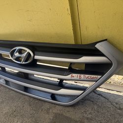 2016-2018 HYUNDAI TUCSON GRILLE #2