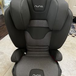 Nuna AACE 2-in-1 Booster Car Seat – Like New, Excellent Condition