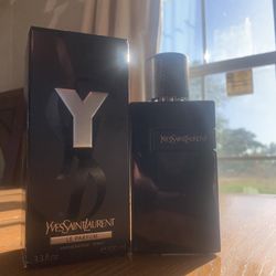 Yves Saint Laurent 