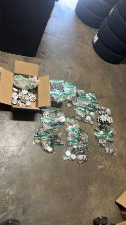 Lote of center caps 50 sets firm price,,,