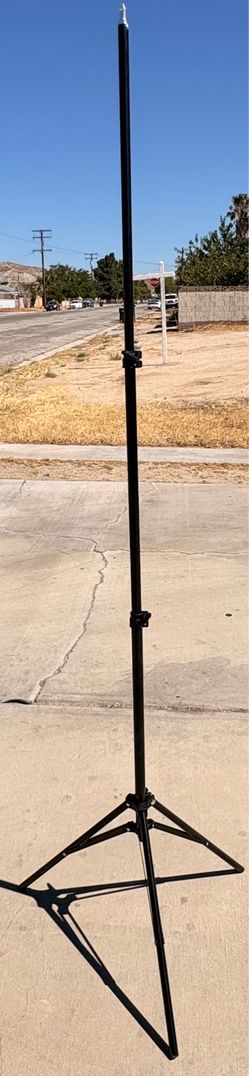 Camera tripod