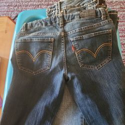 Levis