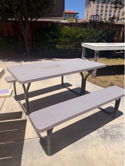 Picnic table