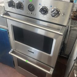 Open box Viking 27” double wall oven. $2,999