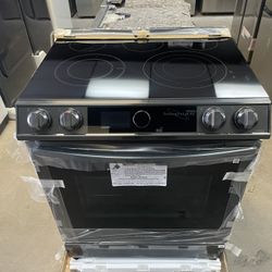 Samsung Bespoke 30” Electric Slide In Range In Black Stainless With Airfryer 