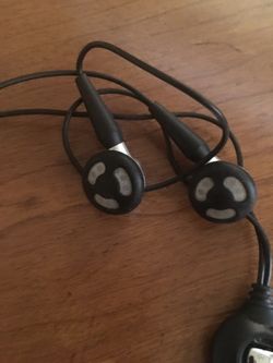 EARPHONES -Never Used