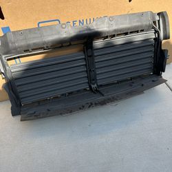 2022 2023 GMC Yukon Air Shutter