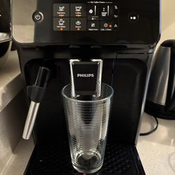 Philips Carina Superautomatic Espresso Machine EP1220/04