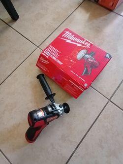 Milwaukee
M12 12V Lithium-Ion Cordless Variable Speed Polisher/Sander (Tool-Only)